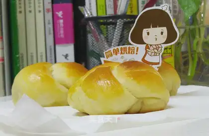 Flower milk bread