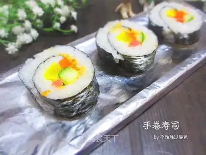 Hand roll sushi