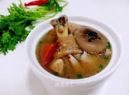Party mushroom chicken soup