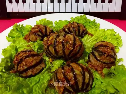 Meat and eggplant