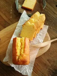 A pound cake of clot nuts