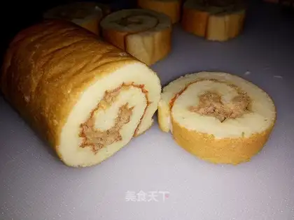 Meat pine rolls