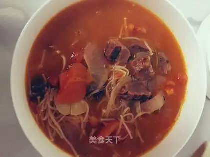 Tomato beef soup