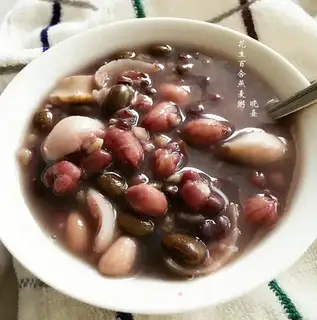 Peanut lily oatmeal