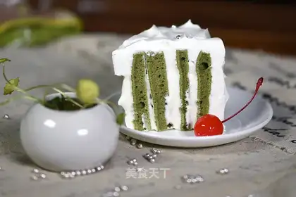 A tea vortex cake