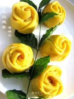 Pumpkin rose roll