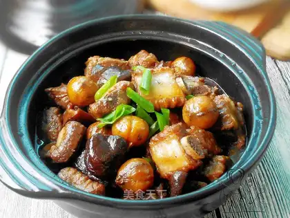 Chestnut mushrooms