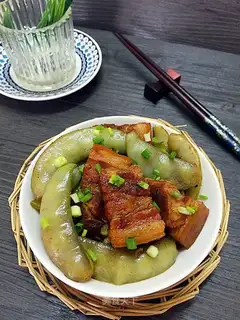 Five flowers and lentils