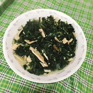 A thousand fried maran heads