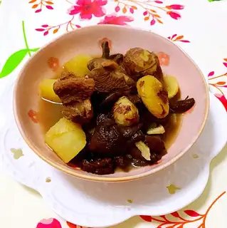 Red pine mushroom crotch soup