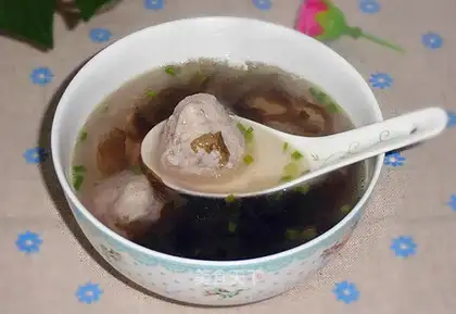 Fishball violet soup