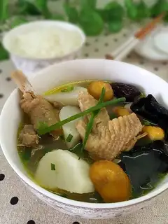 Chestnut mountain chicken soup