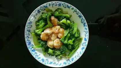 The broccoli shrimp