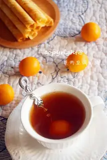Iced gold orange tea