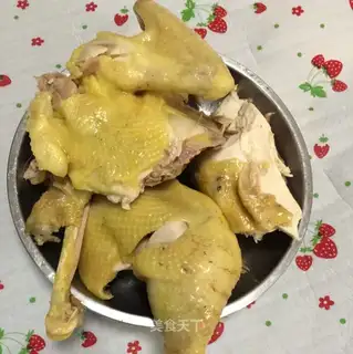 Hands tore chickens