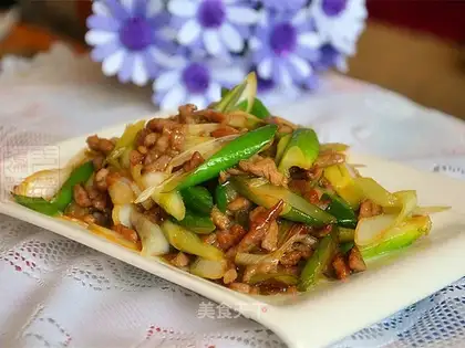 Onion fried lamb