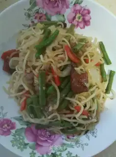 Red pork noodles