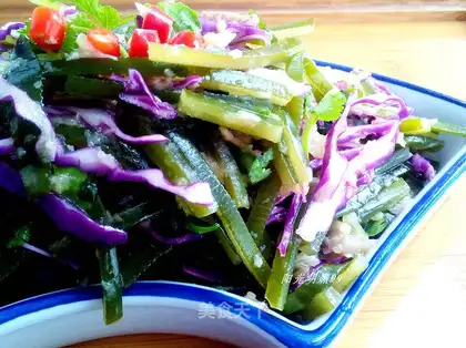 Garlic seaweed