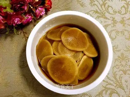 Crackers and radish