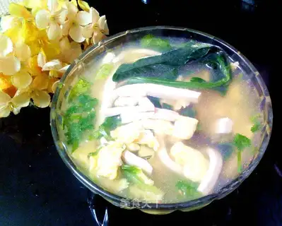 Spinach egg tofu soup