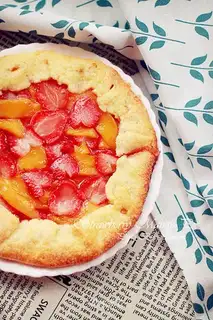 Strawberry mango pie