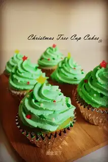 Christmas tree cupcakes