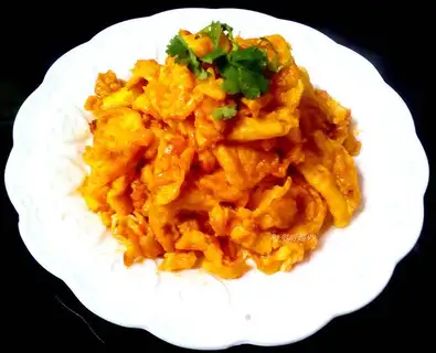 Tomato sauce fried eggs