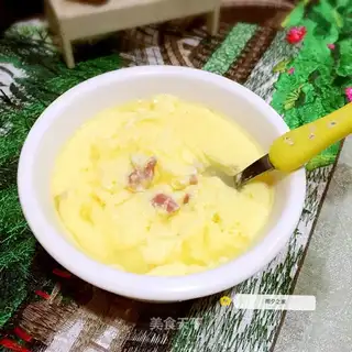 Bacon steamed eggs