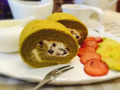 A tea and bean roll