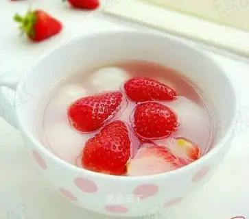 Strawberry soup
