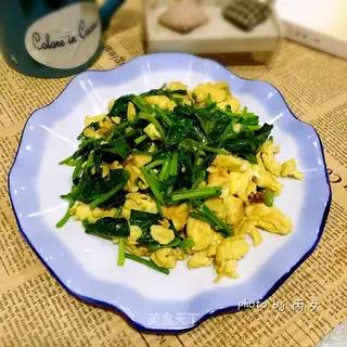 Spinach fried eggs