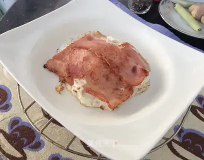 Quick bacon fried eggs