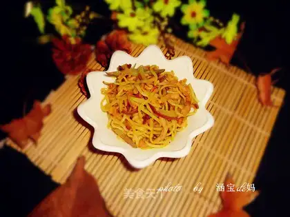 Curry onion noodles