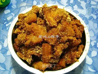 Sichuan style steamed pork with rice noodles
