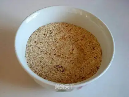 Home-made steamed pork rice noodles