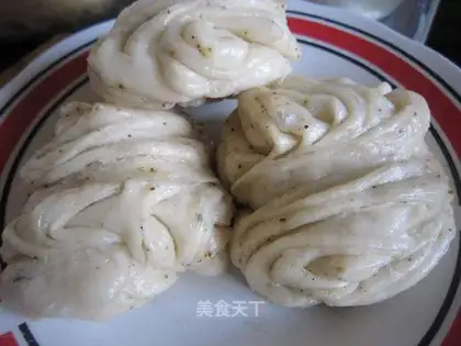 Pepper and salt roll