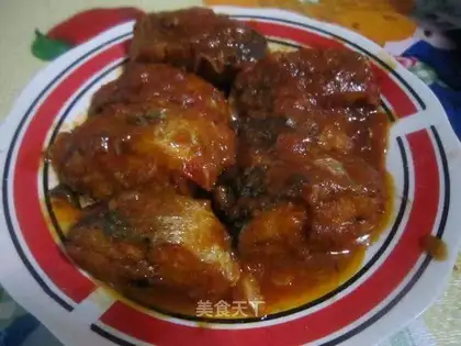 Spanish mackerel in tomato sauce