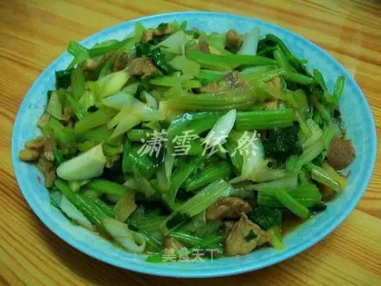 stir-fried pork with parsley