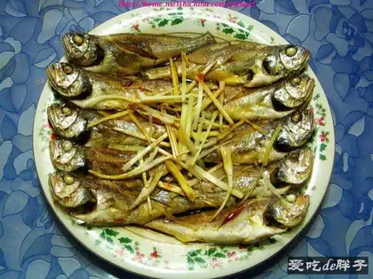 Steamed yellow croaker with beer