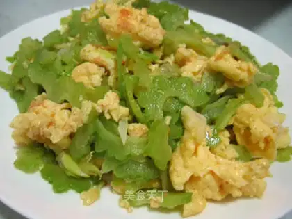 Scrambled eggs with bitter gourd