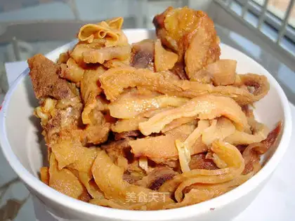 Stewed neck bone with watermelon peel