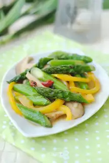 Sauteed fresh mushrooms and asparagus