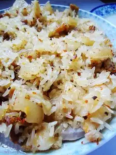 Steamed pork with glutinous rice