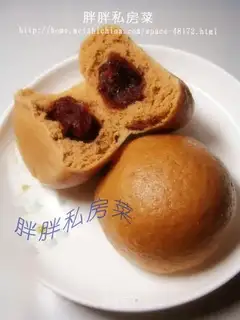 Tea-scented coarse grains bean paste bun