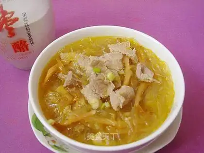 Golden needle lean meat vermicelli soup