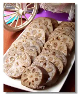Brown sugar osmanthus and glutinous rice lotus root