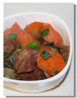 Braised pork with carrot