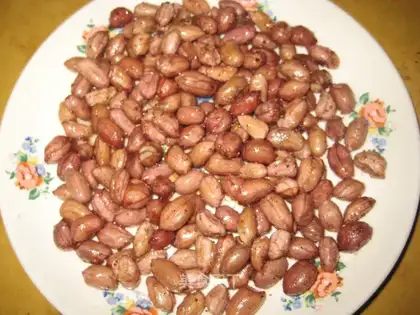 Boiled peanuts with pepper and salt
