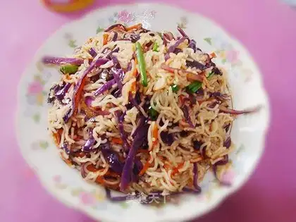 stir-fried rice in purple cabbage shop