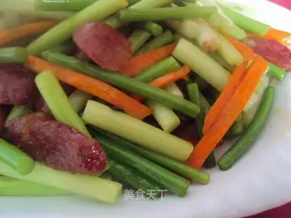 stir-fried sausage with garlic moss